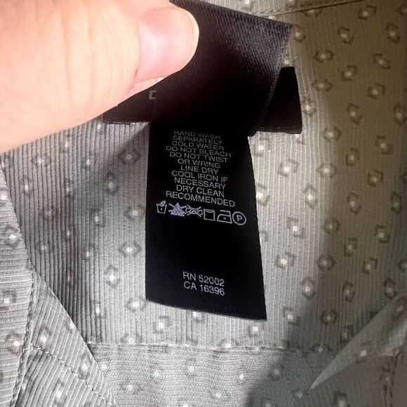 Claiborne 100% Silk Short Sleeve Button Front Shirt Men's Size Large - Picture 7 of 8